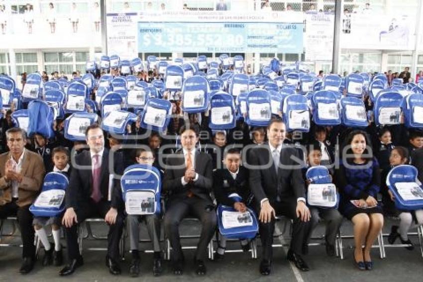 GOBIERNO ESTATAL . ENTREGA DE UNIFORMES