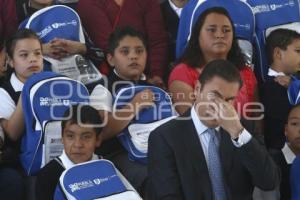 GOBIERNO ESTATAL . ENTREGA DE UNIFORMES