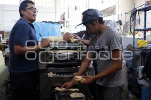 TORTILLAS . ECONOMIA
