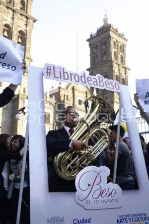 LIBRO DE A BESO
