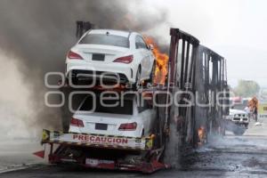 INCENDIO NODRIZA AUTOPISTA PUEBLA MÉXICO