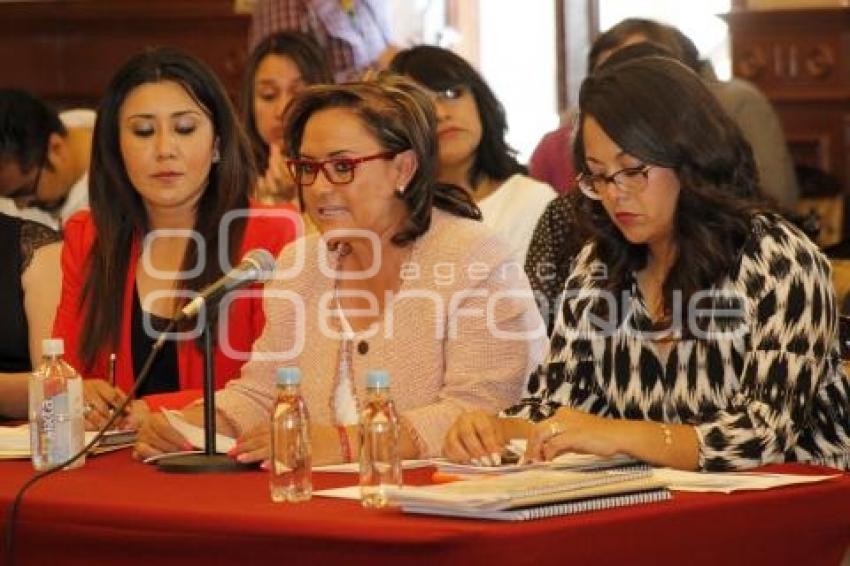 COMPARECENCIA . ROSA MARÍA CARMONA