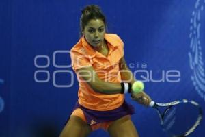 TENIS . VADJA GILCHRIST VS RENATA ZARAZUA