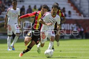 FUTBOL . LEONES NEGROS VS LOBOS BUAP