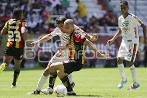 FUTBOL . LEONES NEGROS VS LOBOS BUAP