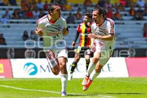 FUTBOL . LEONES NEGROS VS LOBOS BUAP