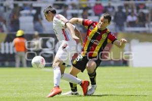 FUTBOL . LEONES NEGROS VS LOBOS BUAP