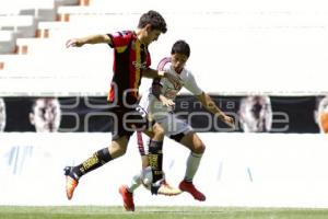 FUTBOL . LEONES NEGROS VS LOBOS BUAP