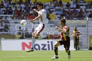 FUTBOL . LEONES NEGROS VS LOBOS BUAP