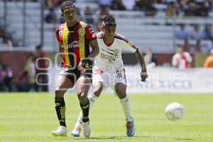 FUTBOL . LEONES NEGROS VS LOBOS BUAP