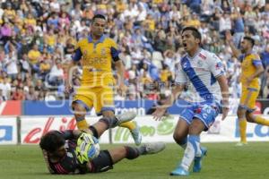 FÚTBOL . PUEBLA FC VS TIGRES