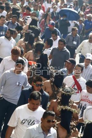 SEMANA SANTA . ENGRILLADOS