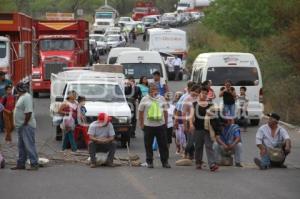 BLOQUEO CARRETERO . TEHUACÁN