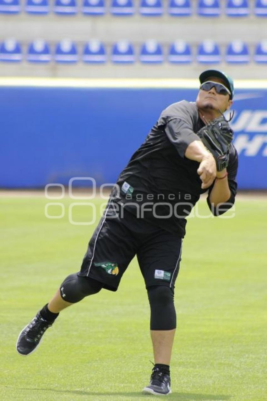 BEISBOL . ENTRENAMIENTO . PERICOS DE PUEBLA