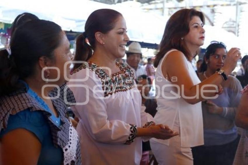 FERIA DE LA GORDITA . DINORAH LOPEZ