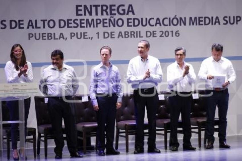 ENTREGA DE TABLETAS