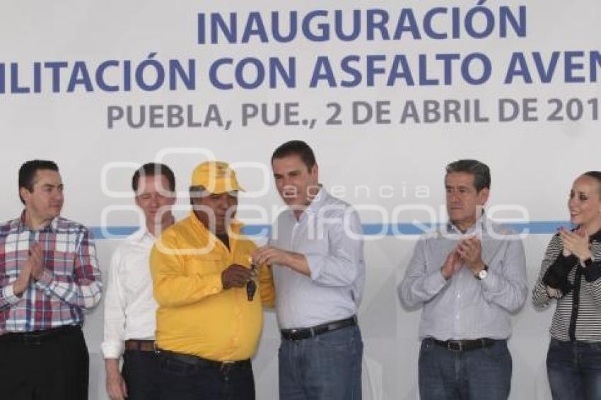 GOBIERNO . ENTREGA DE OBRA