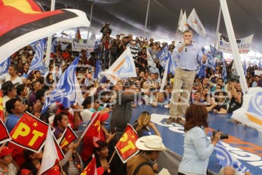 ELECCIONES . ANTONIO GALI EN AZUMIATLA