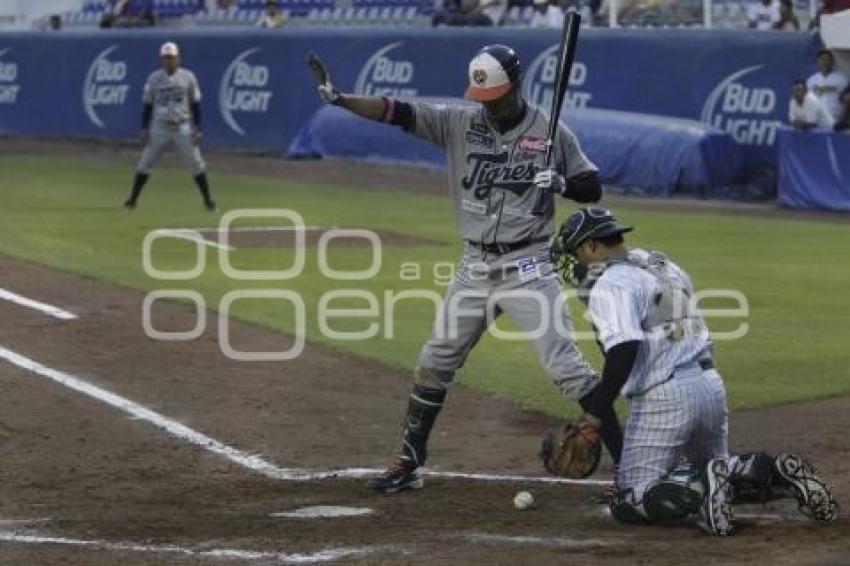 BEISBOL . PERICOS VS TIGRES