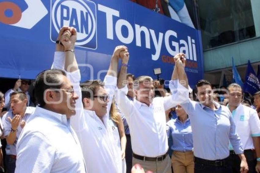 ELECCIONES . TONY GALI . CASA DE CAMPAÑA