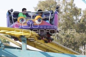 FERIA DE PUEBLA 2016 . JUEGOS MECÁNICOS