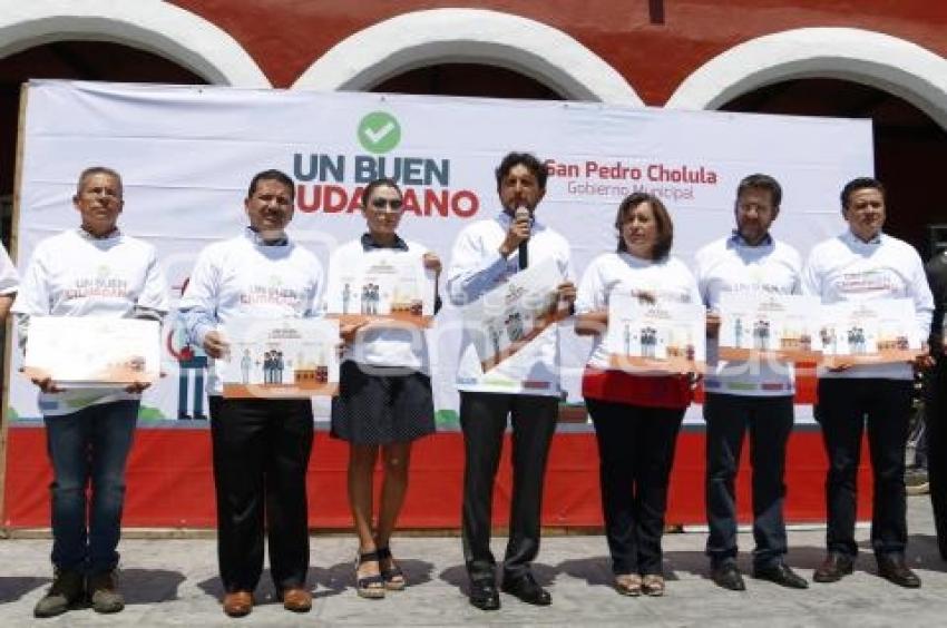 UN BUEN CIUDADANO . CHOLULA