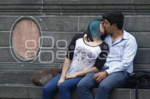 DÍA INTERNACIONAL DEL BESO