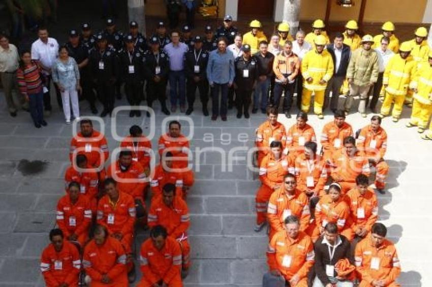 ENTREGA DE UNIFORMES . CHOLULA