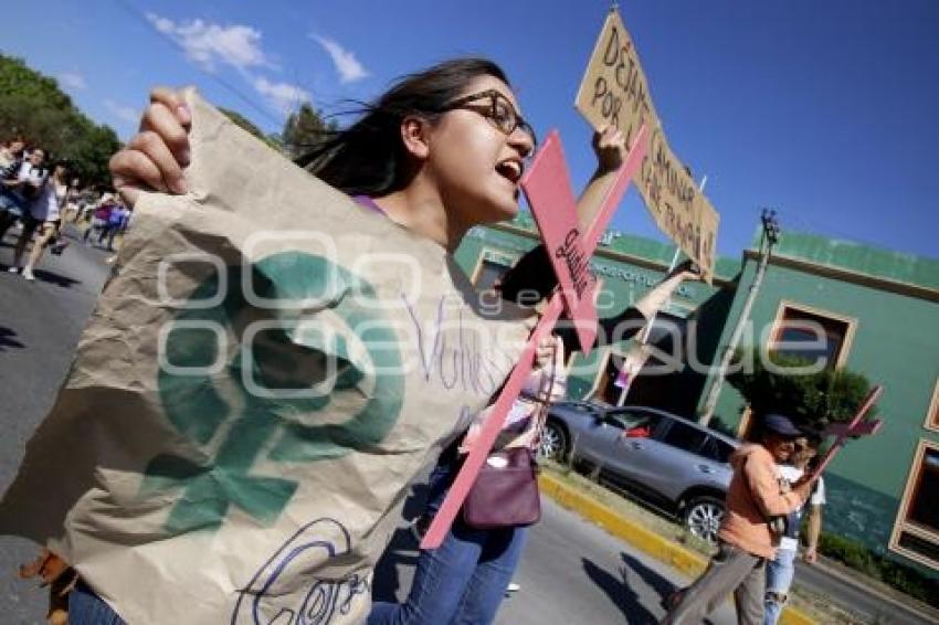 FEMINISTAS 24A