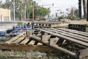 TREN GOLPEA TRACTO CAMION DE REFRESCOS 