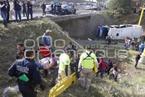 VUELCA CAMIÓN . TRANSPORTE PÚBLICO