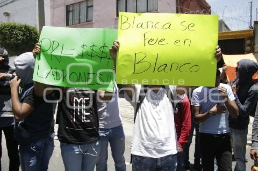 MANIFESTACIÓN CONTRA CANDIDATA BLANCA ALCALA