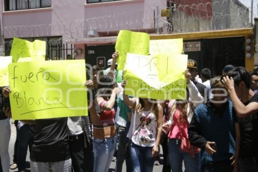 MANIFESTACIÓN CONTRA CANDIDATA BLANCA ALCALA