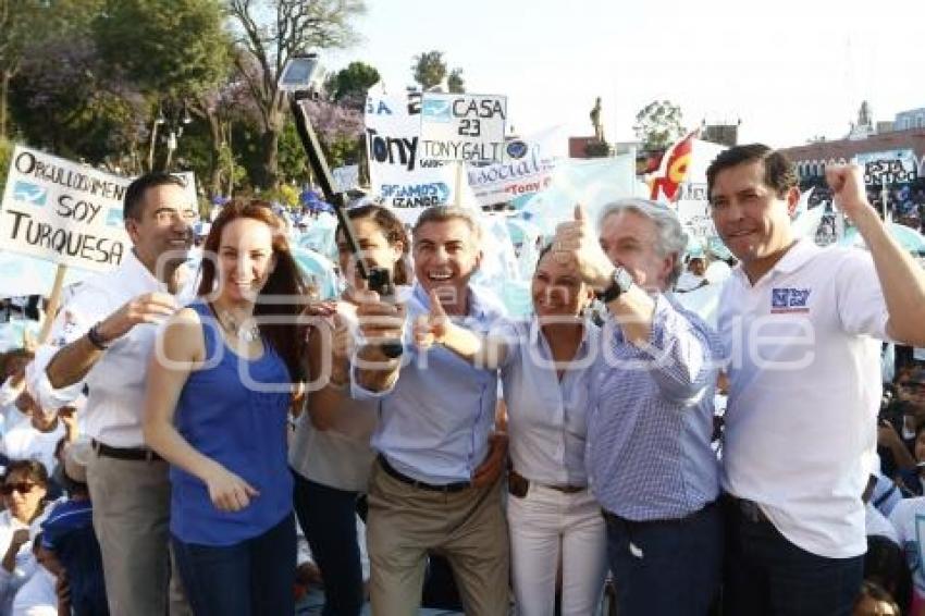 ELECCIONES . ANTONIO GALI EN CHOLULA