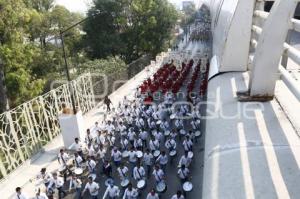 DESFILE 5 DE MAYO . ENSAYO