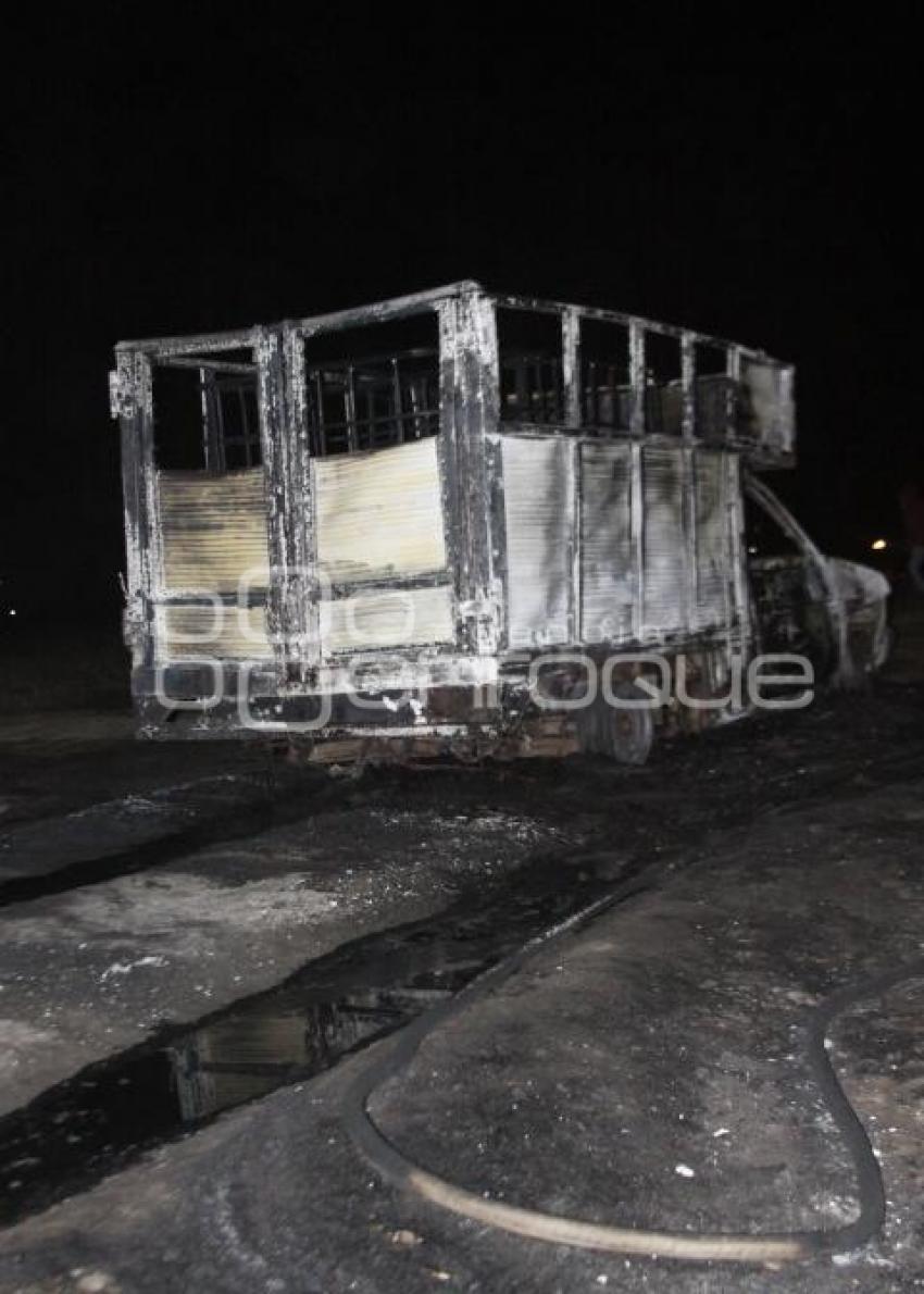 CAMIONETA INCENDIADA . TOMA CLANDESTINA