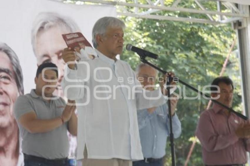 GIRA DE AMLO