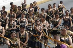 DESFILE 5 DE MAYO . ENSAYO