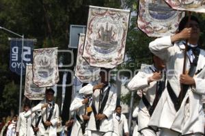 DESFILE 5 DE MAYO . ENSAYO