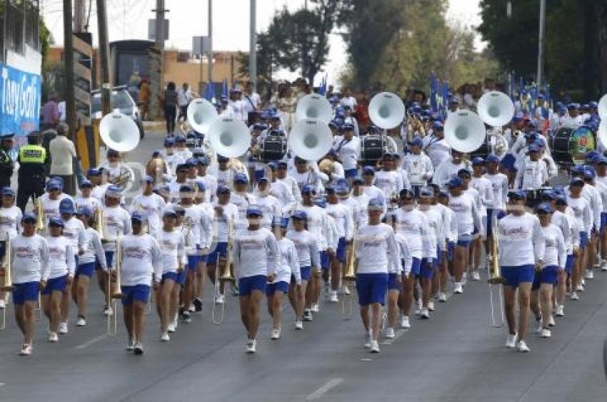 DESFILE 5 DE MAYO . ENSAYO