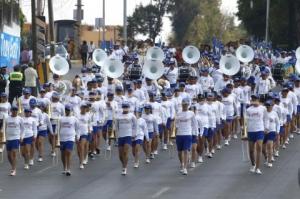 DESFILE 5 DE MAYO . ENSAYO