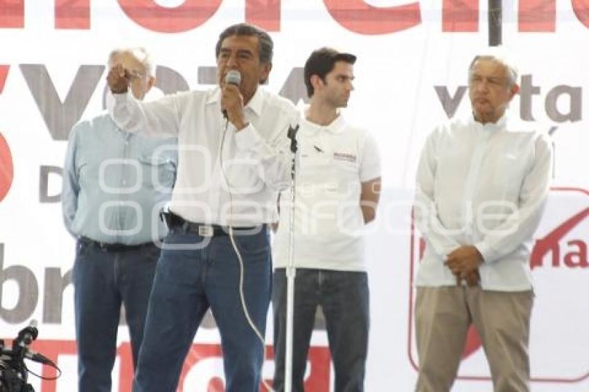 GIRA DE AMLO