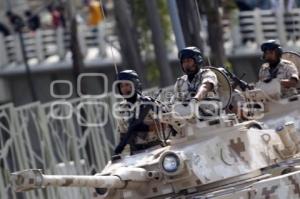 DESFILE CÍVICO MILITAR . 5 DE MAYO