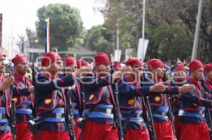 DESFILE CÍVICO MILITAR . 5 DE MAYO