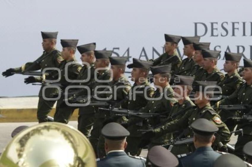 DESFILE CÍVICO MILITAR . 5 DE MAYO