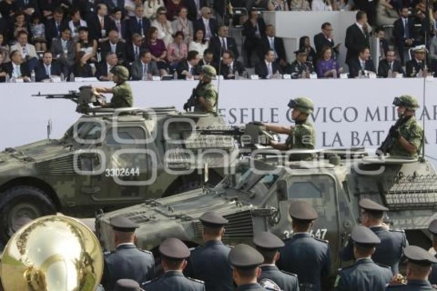 DESFILE CÍVICO MILITAR . 5 DE MAYO