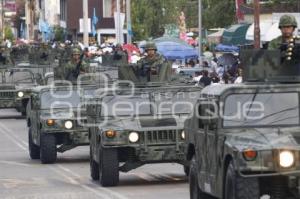 DESFILE CÍVICO MILITAR . 5 DE MAYO