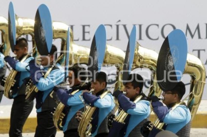 DESFILE CÍVICO MILITAR . 5 DE MAYO