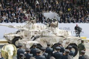 DESFILE CÍVICO MILITAR . 5 DE MAYO