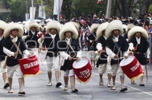 DESFILE CÍVICO MILITAR . 5 DE MAYO